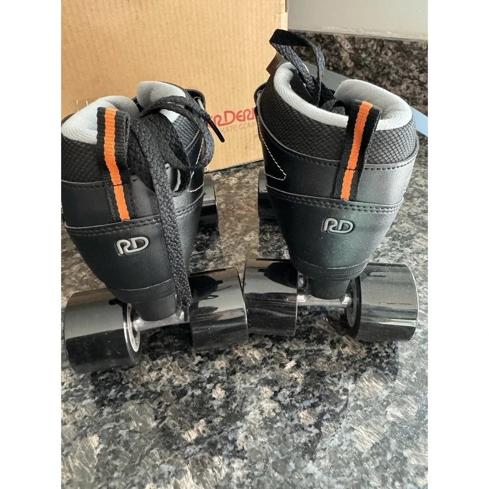 Roller Derby STR Seven Men's Roller‎ Skate Black/Grey NWB Size 7 Men's